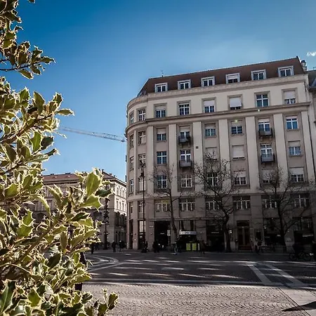 Empedocle Budapest